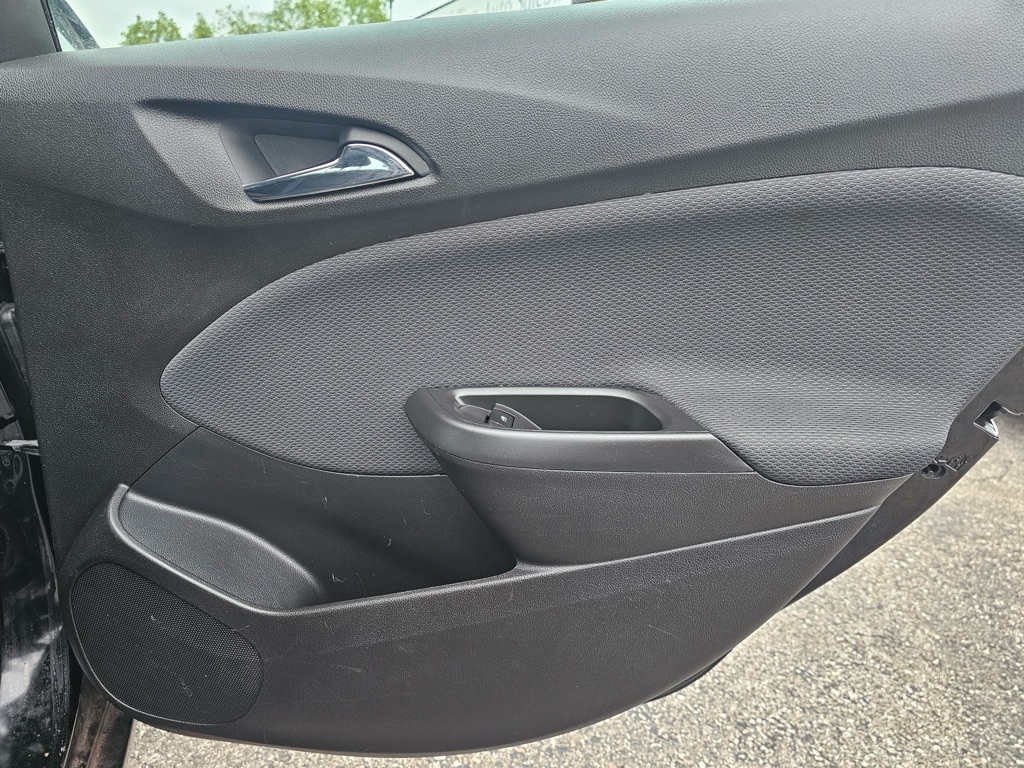 Photo 12 of this CHEVROLET CRUZE