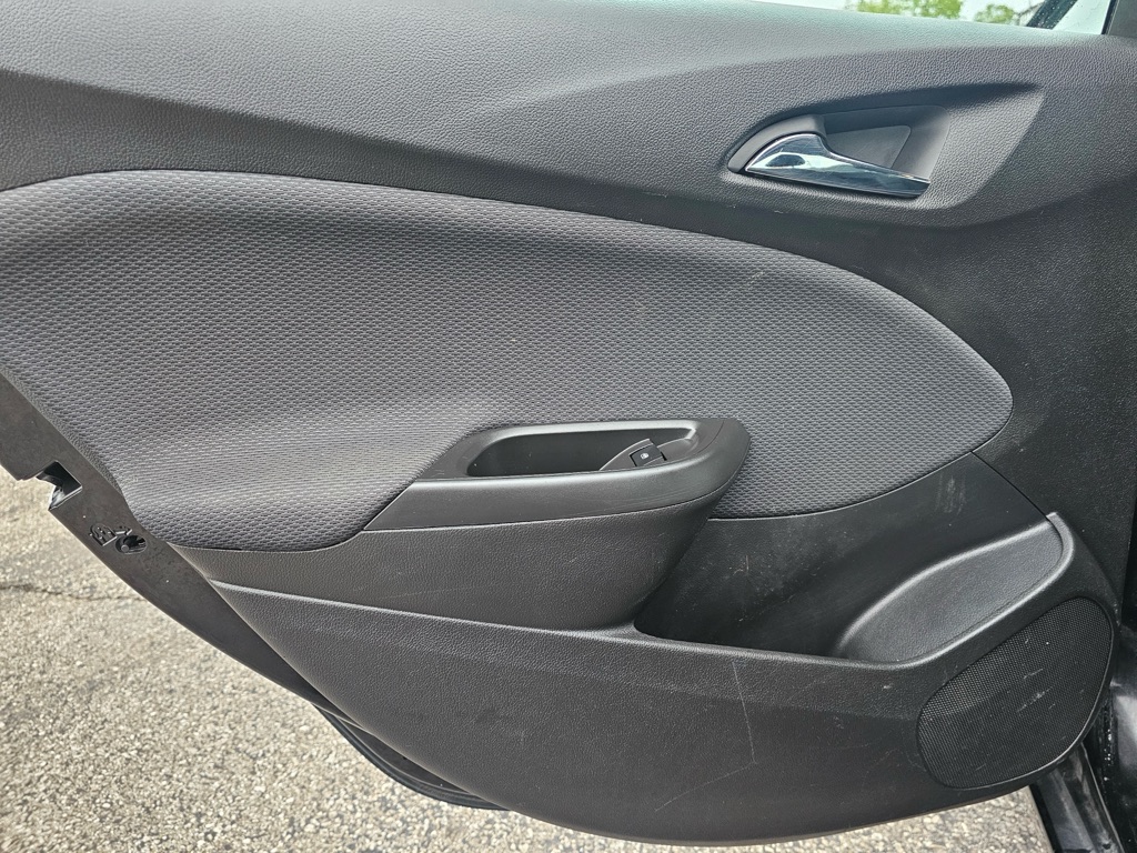 Photo 16 of this CHEVROLET CRUZE