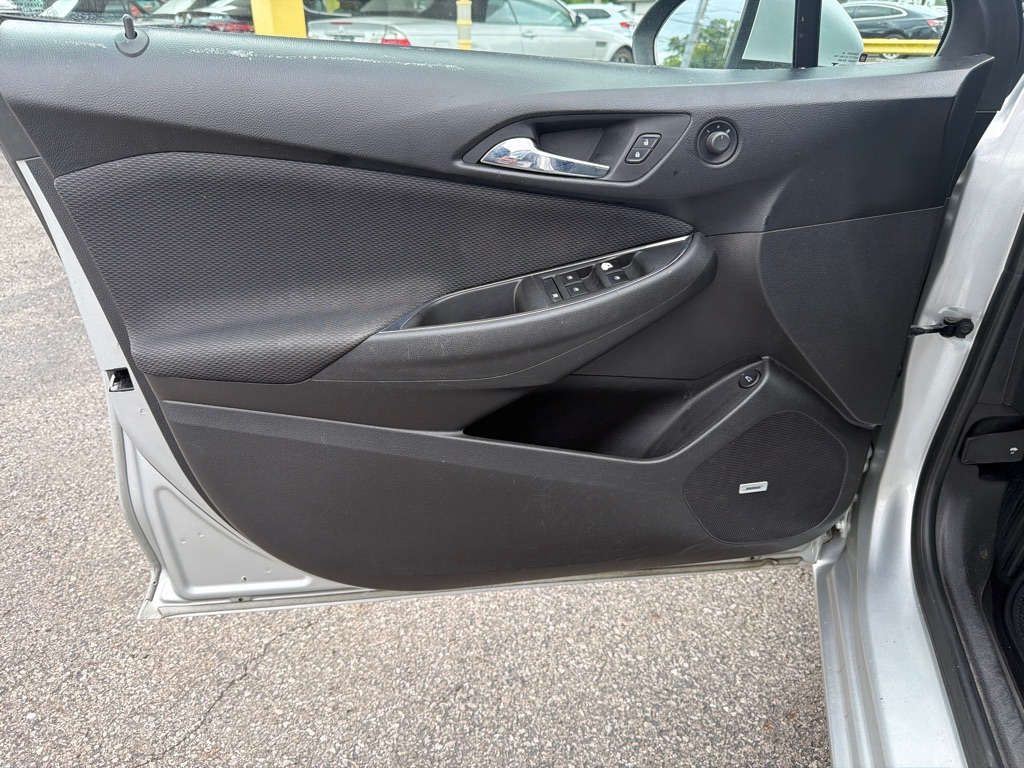 Photo 13 of this CHEVROLET CRUZE