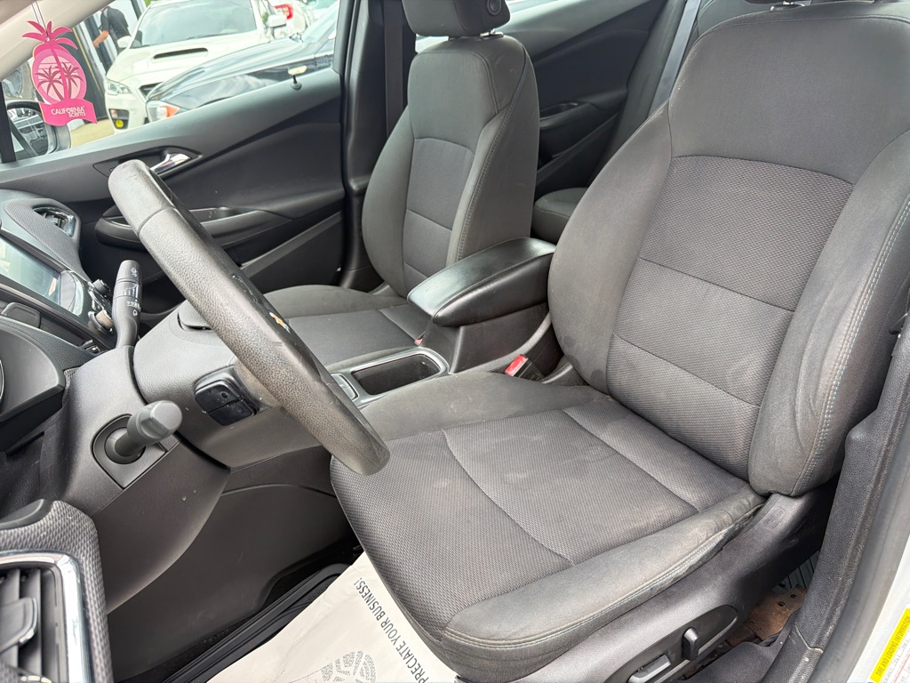 Photo 17 of this CHEVROLET CRUZE