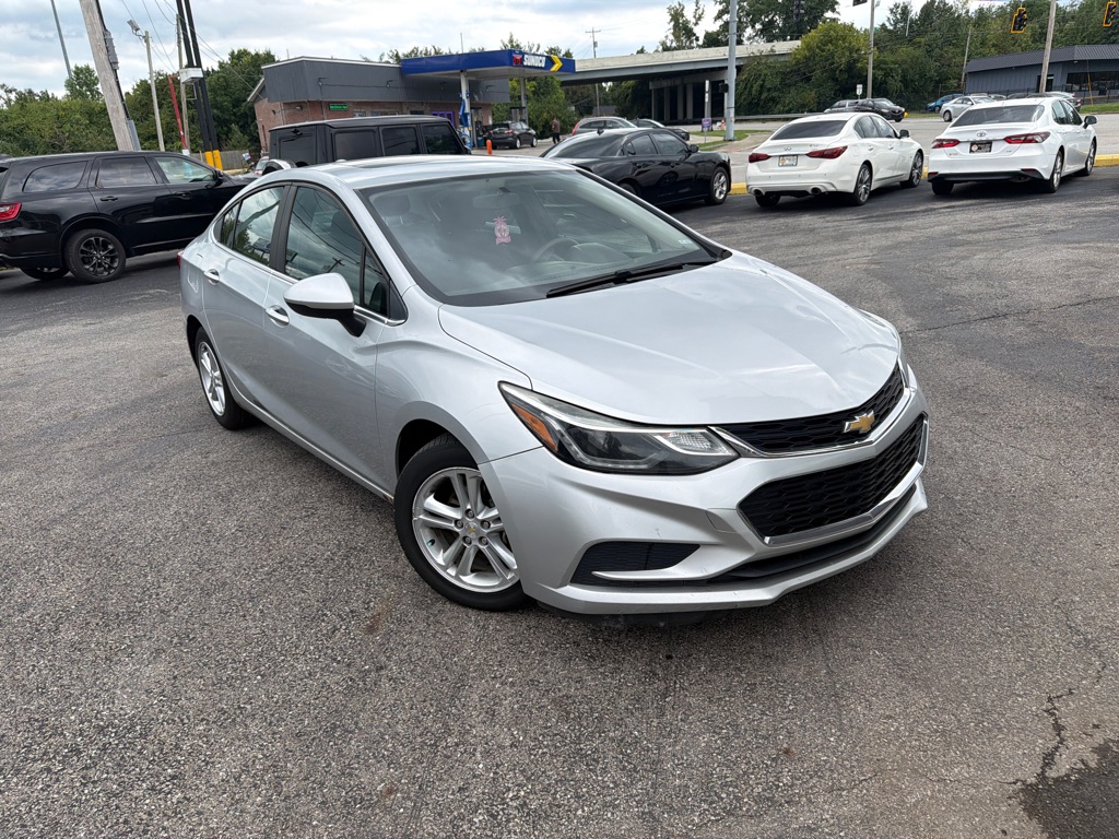 Photo 3 of this CHEVROLET CRUZE