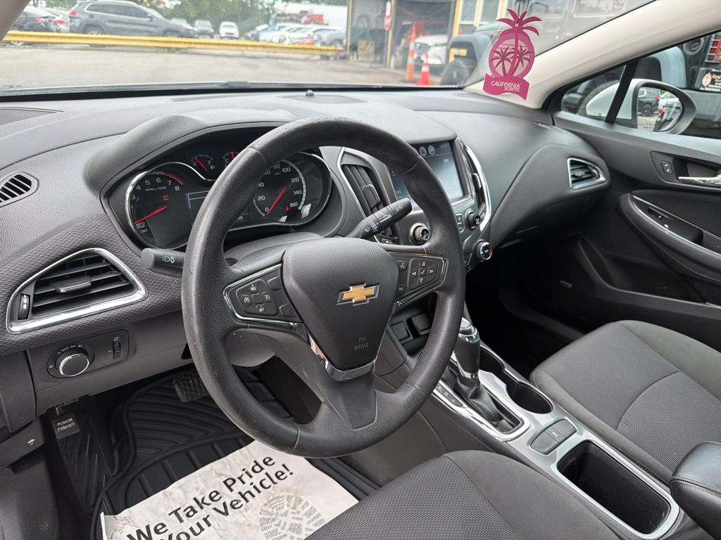 Photo 16 of this CHEVROLET CRUZE