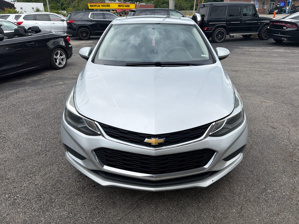 Photo 4 of this CHEVROLET CRUZE