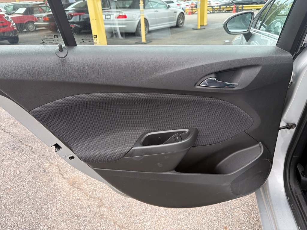 Photo 19 of this CHEVROLET CRUZE