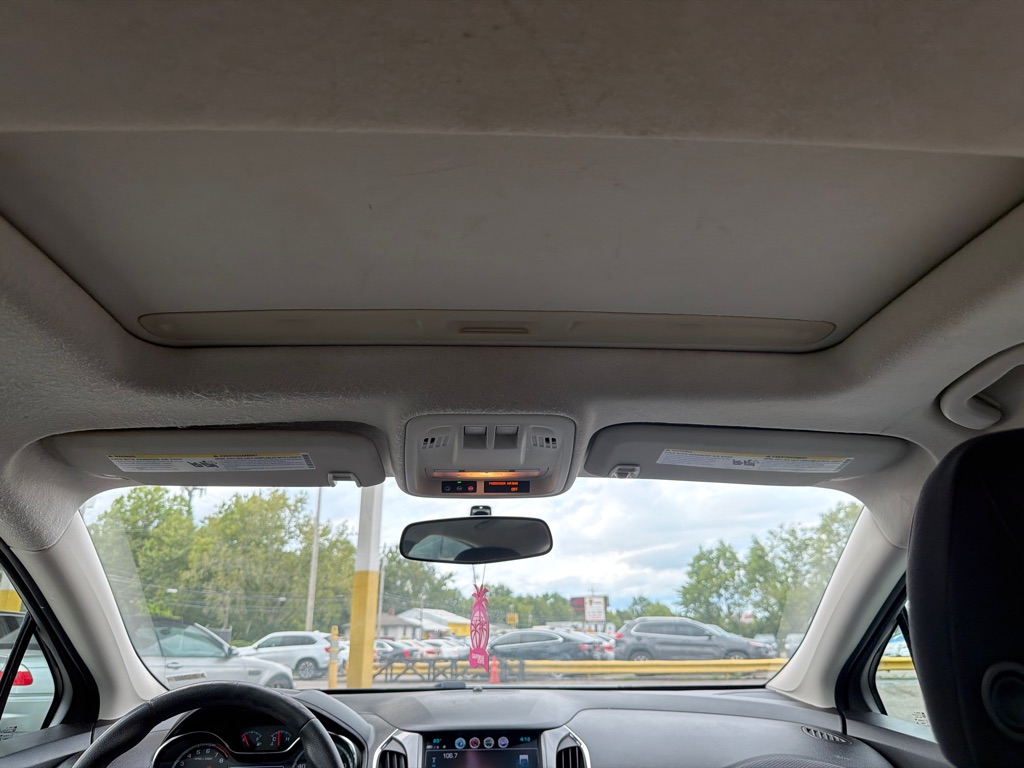 Photo 25 of this CHEVROLET CRUZE