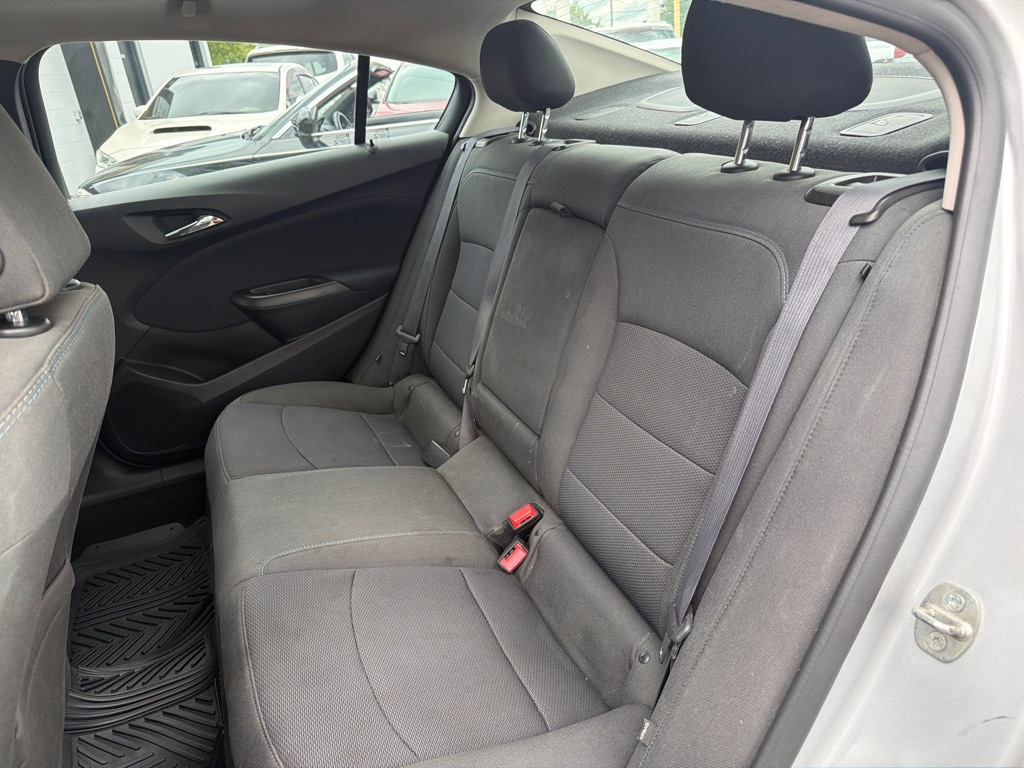 Photo 21 of this CHEVROLET CRUZE