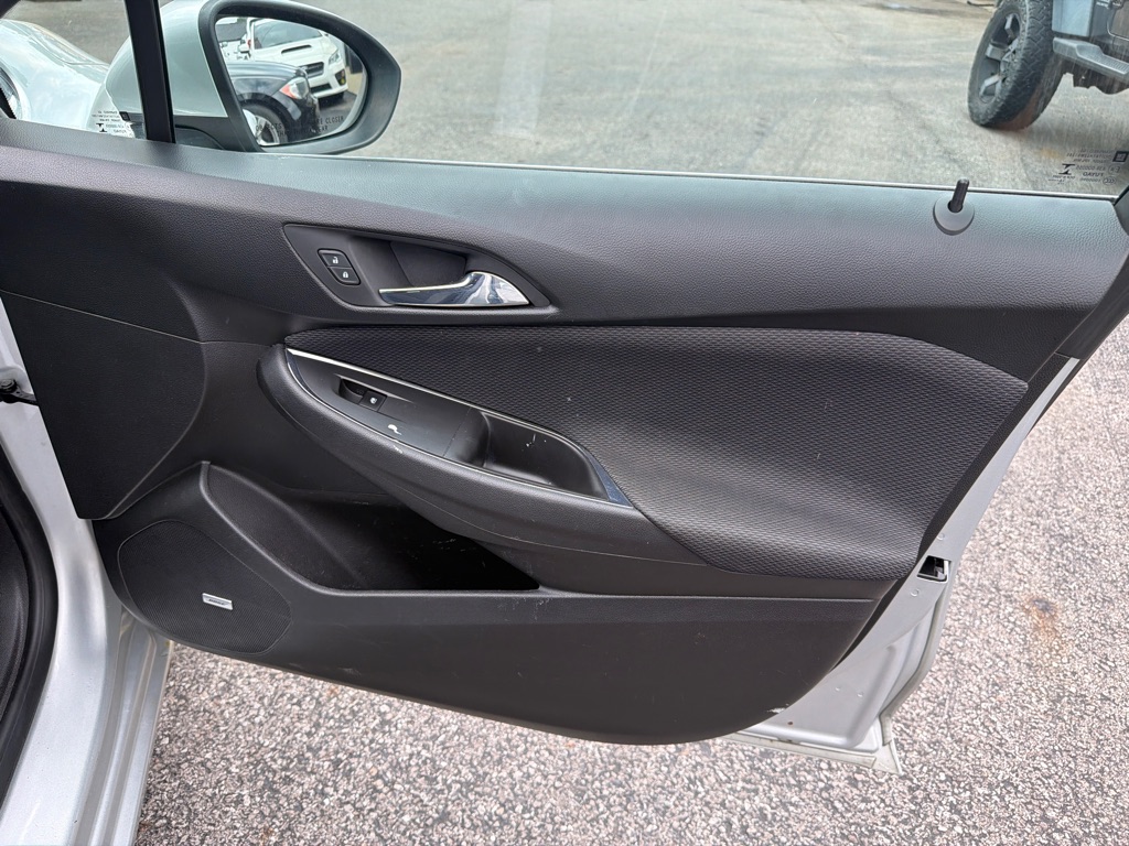 Photo 27 of this CHEVROLET CRUZE