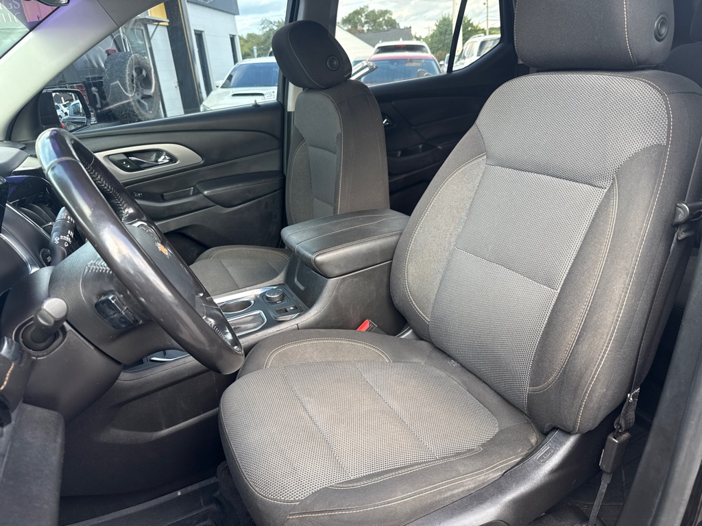 Photo 17 of this CHEVROLET TRAVERSE