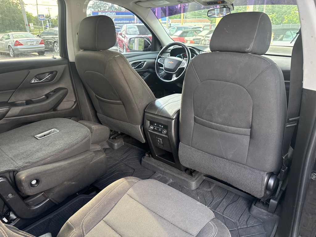 Photo 26 of this CHEVROLET TRAVERSE