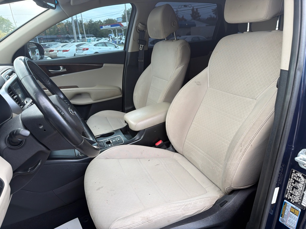 Photo 15 of this KIA SORENTO