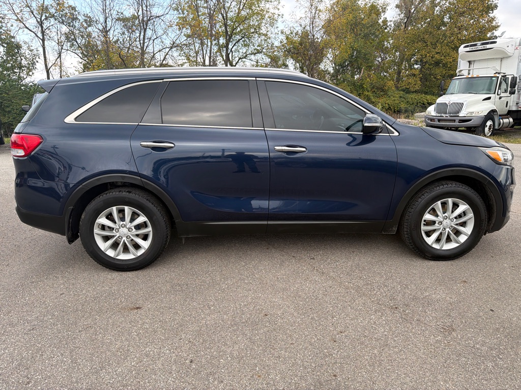 Photo 11 of this KIA SORENTO