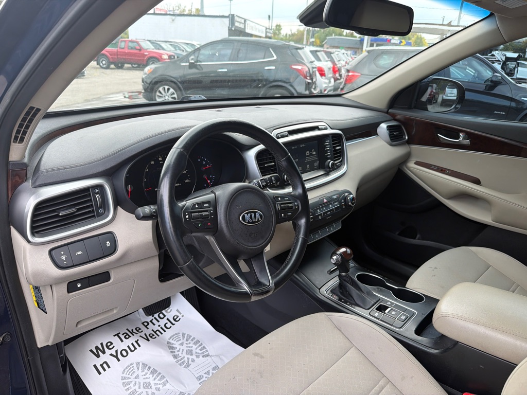 Photo 14 of this KIA SORENTO