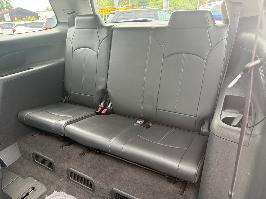 Photo 18 of this GMC ACADIA