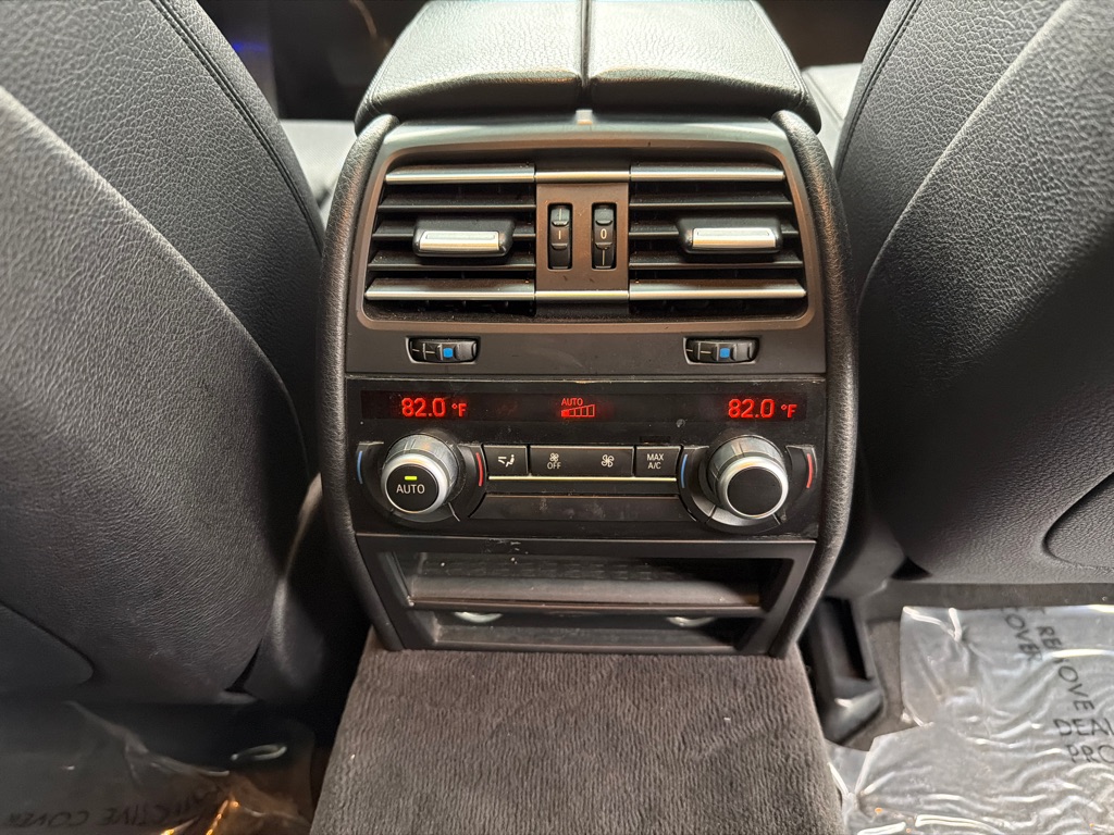 Photo 21 of this BMW 740