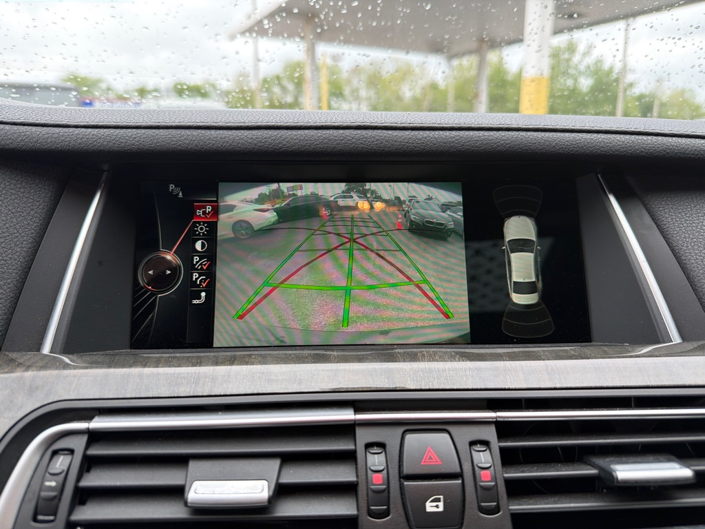 Photo 31 of this BMW 740
