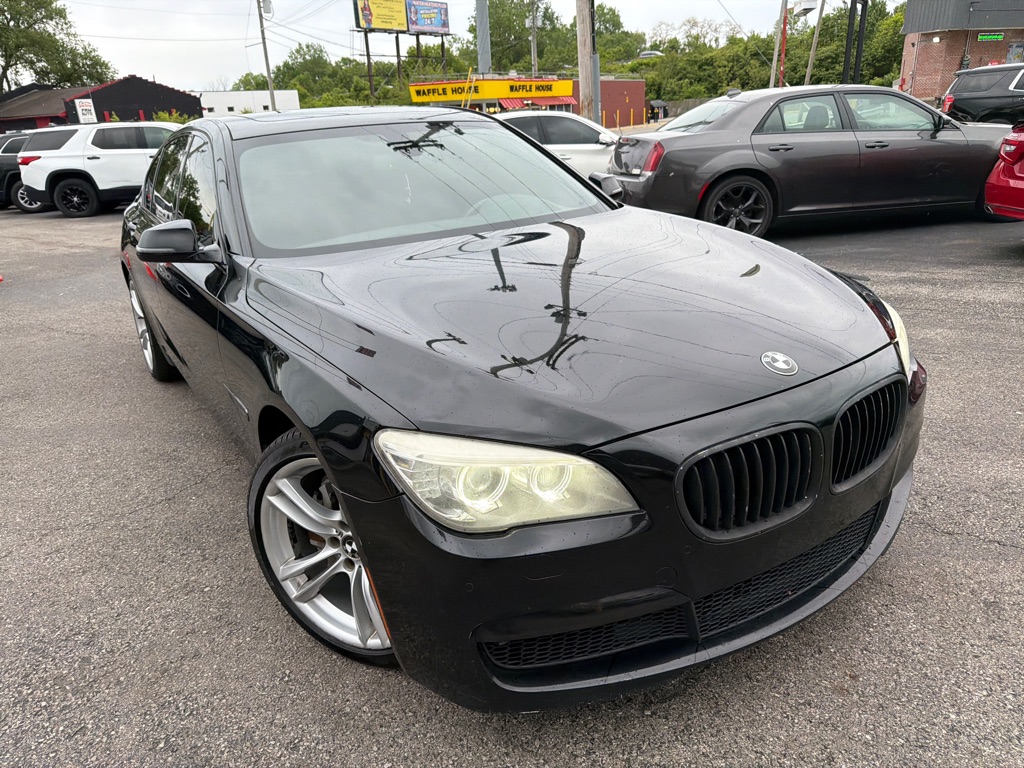 Photo 2 of this BMW 740