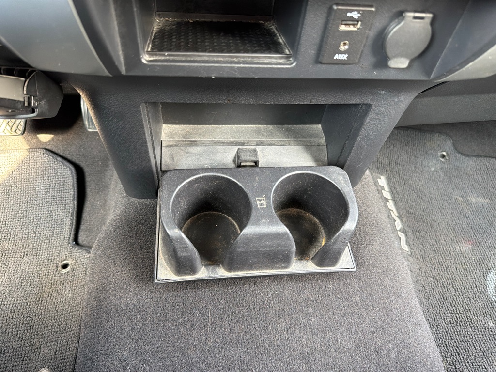 Photo 33 of this NISSAN TITAN