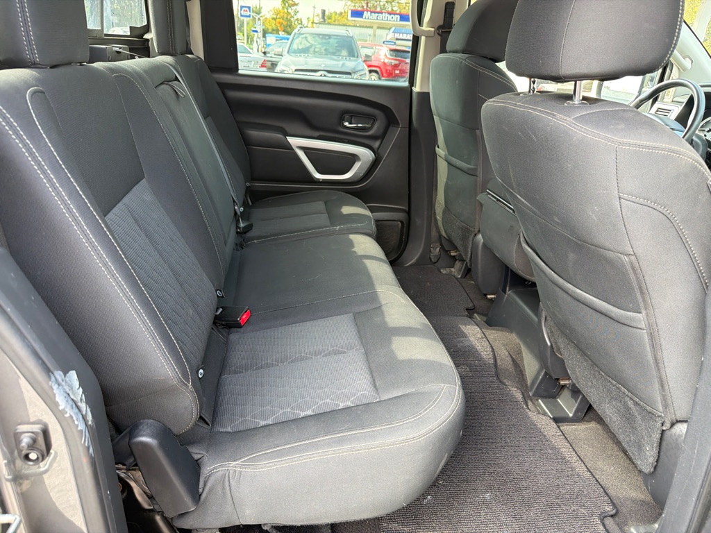 Photo 18 of this NISSAN TITAN
