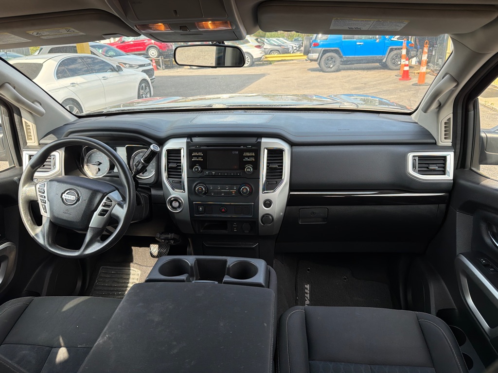 Photo 19 of this NISSAN TITAN