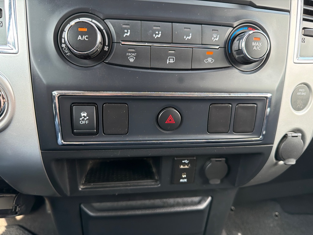 Photo 30 of this NISSAN TITAN