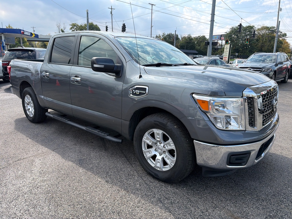 Photo 11 of this NISSAN TITAN