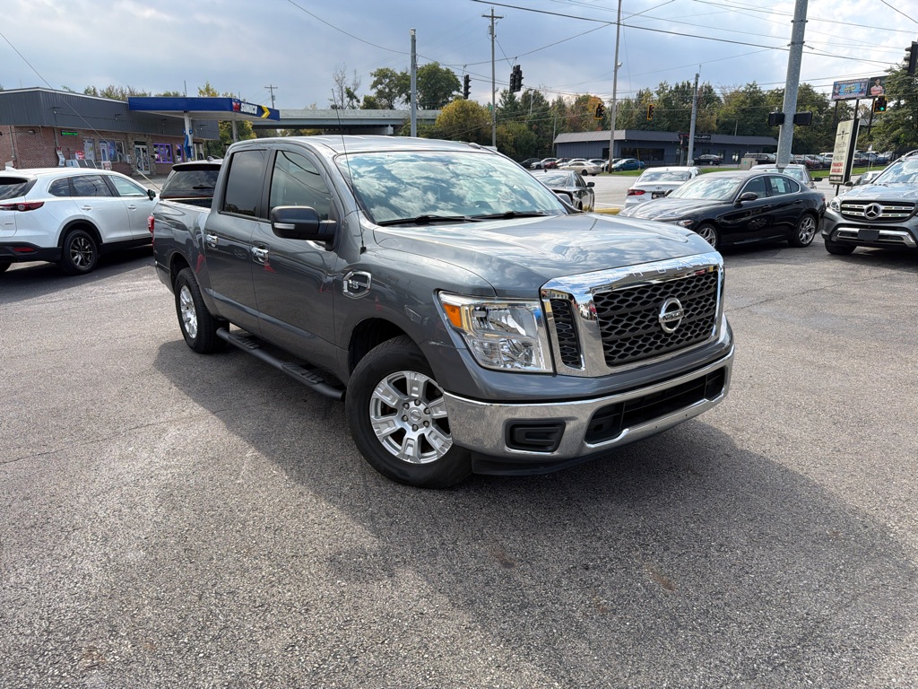 2017 NISSAN TITAN