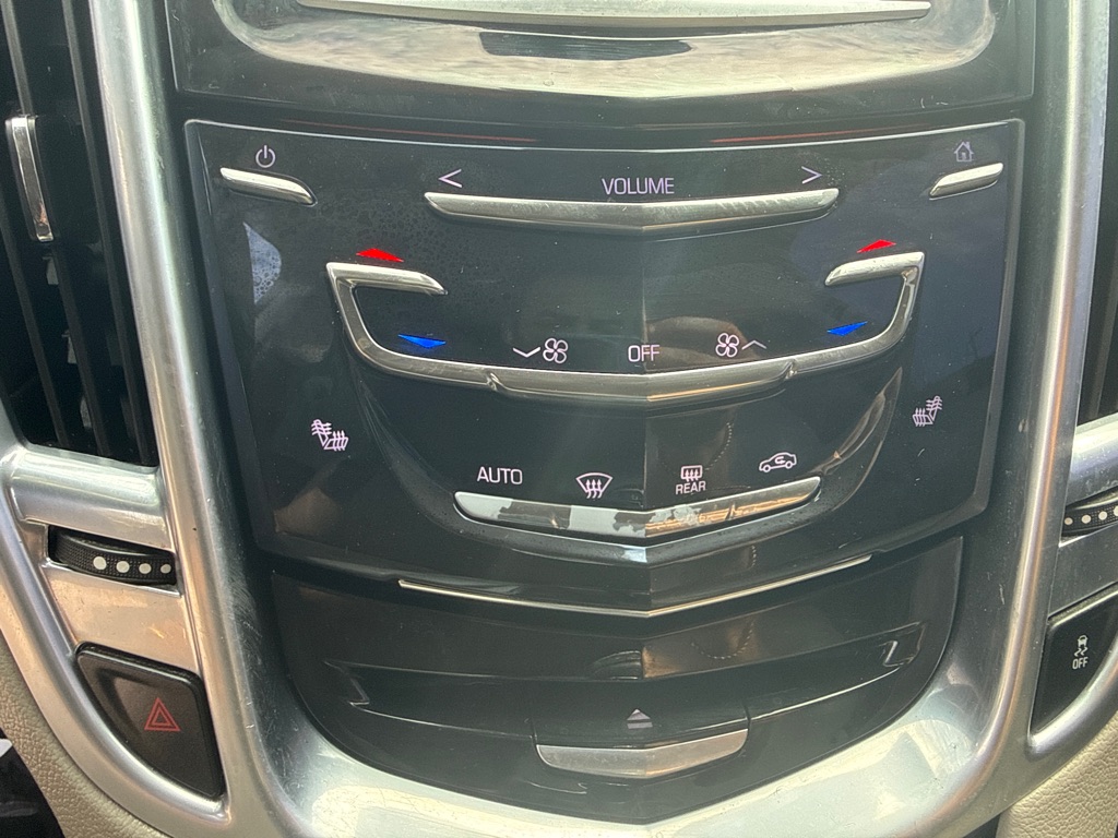 Photo 32 of this CADILLAC SRX