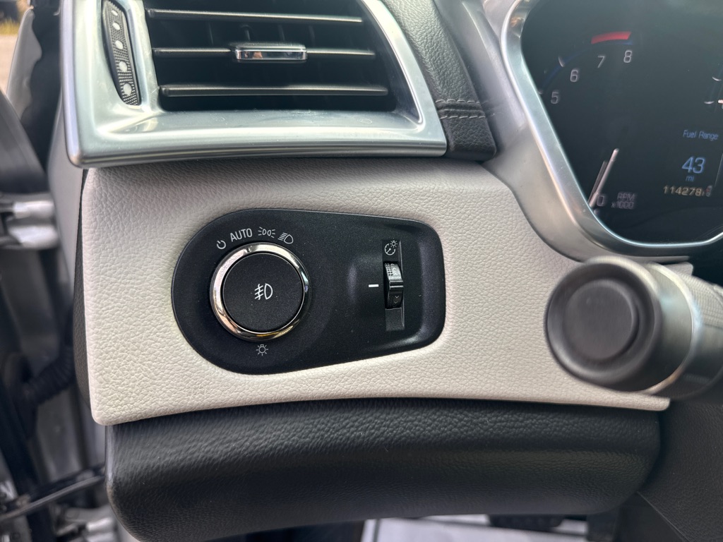 Photo 26 of this CADILLAC SRX