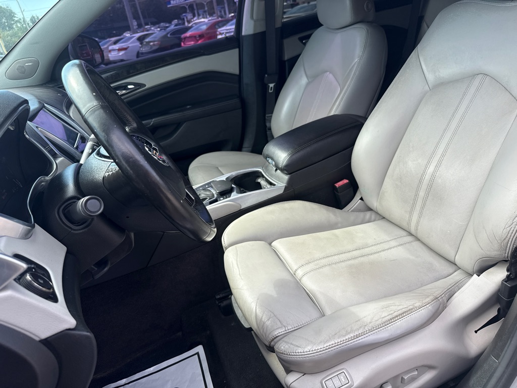 Photo 14 of this CADILLAC SRX