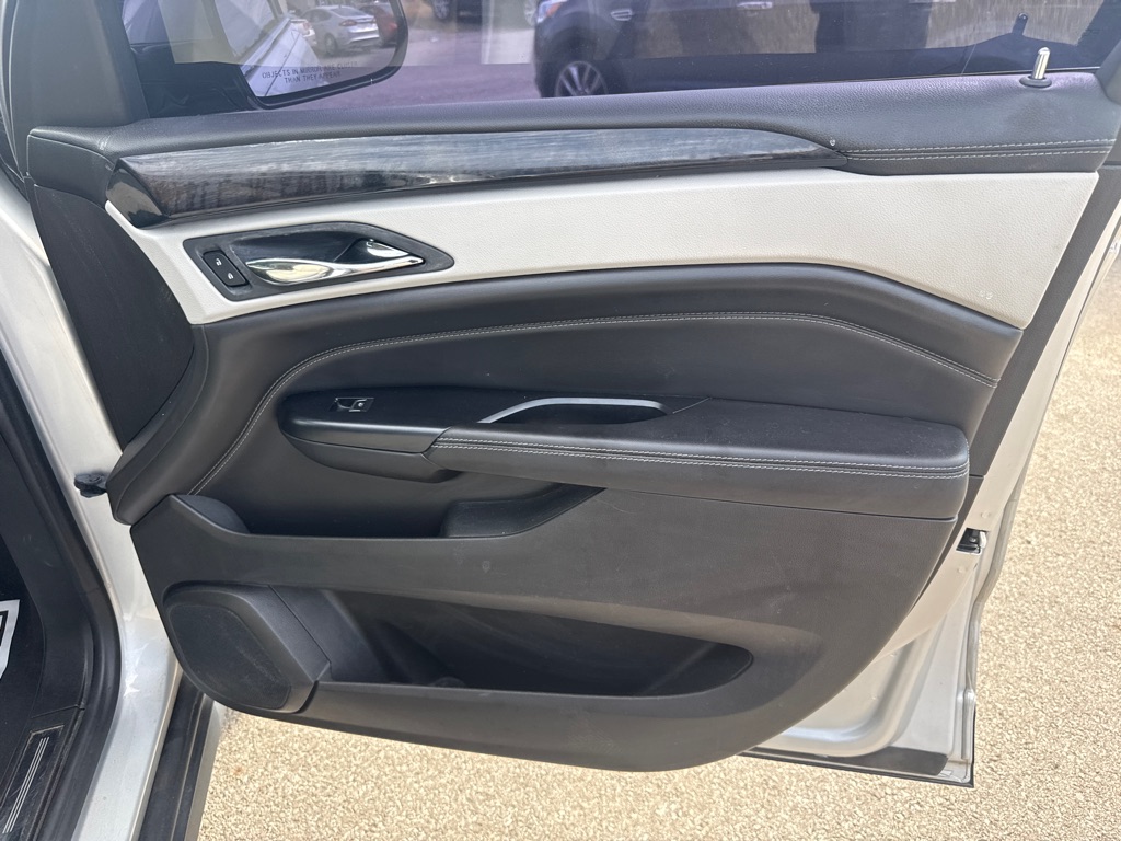 Photo 21 of this CADILLAC SRX