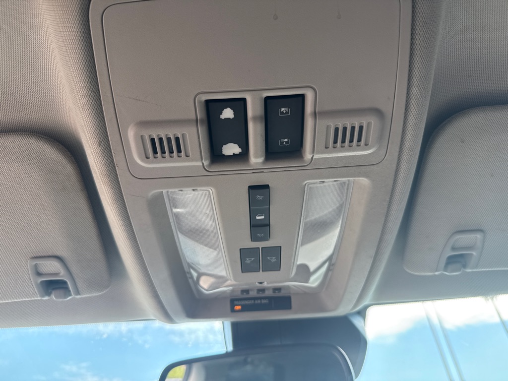 Photo 36 of this CADILLAC SRX