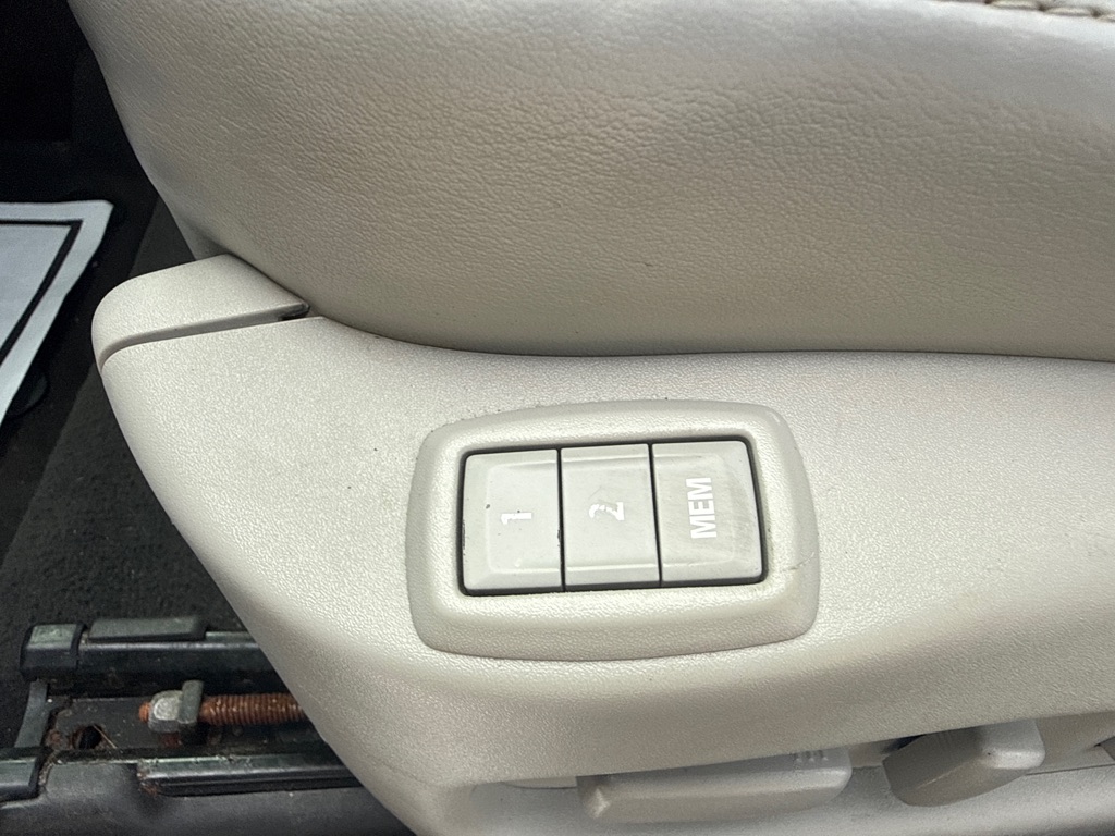 Photo 15 of this CADILLAC SRX