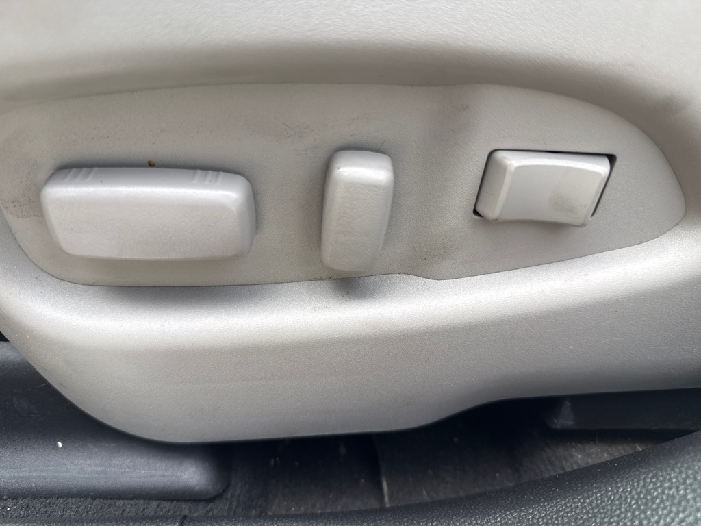 Photo 16 of this CADILLAC SRX