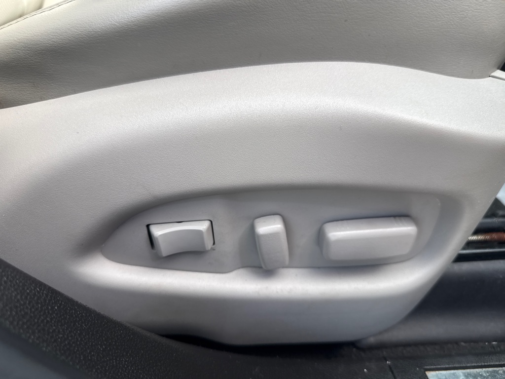 Photo 24 of this CADILLAC SRX
