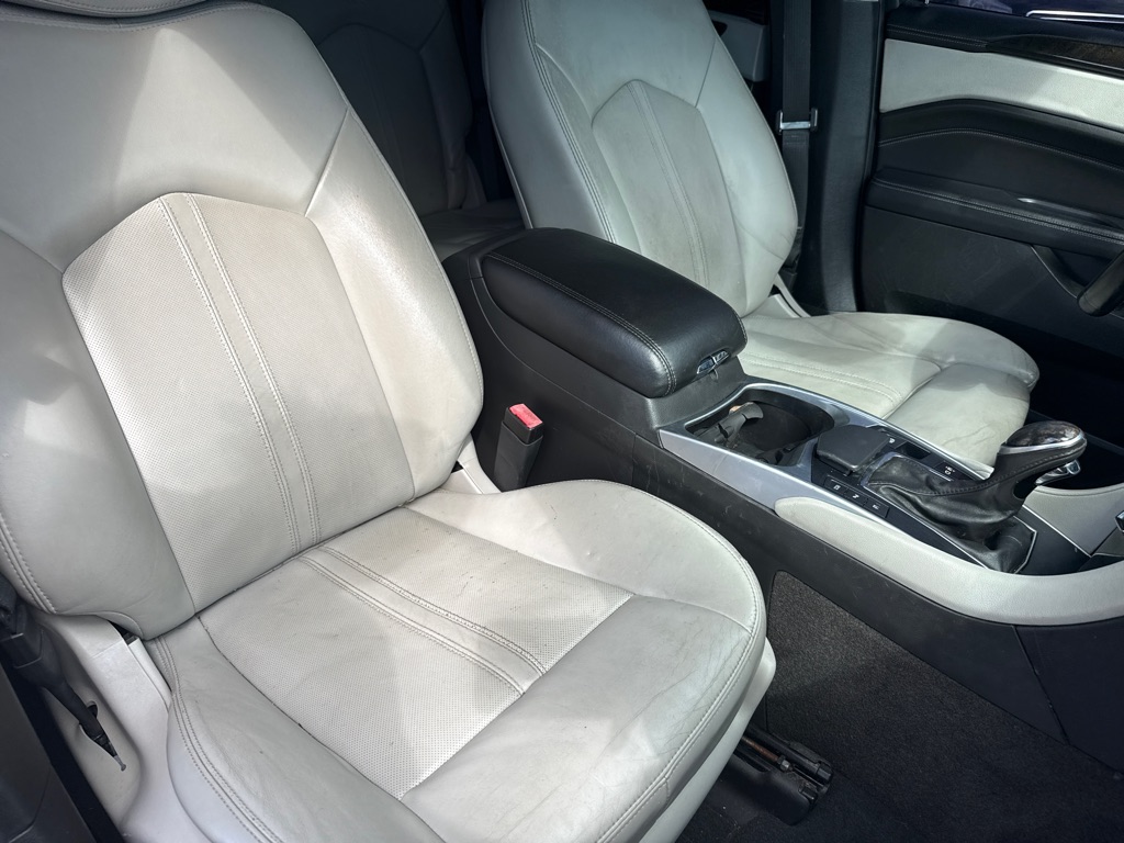 Photo 23 of this CADILLAC SRX