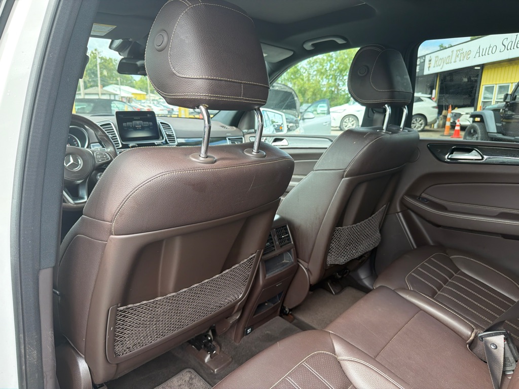 Photo 16 of this MERCEDES-BENZ GLS