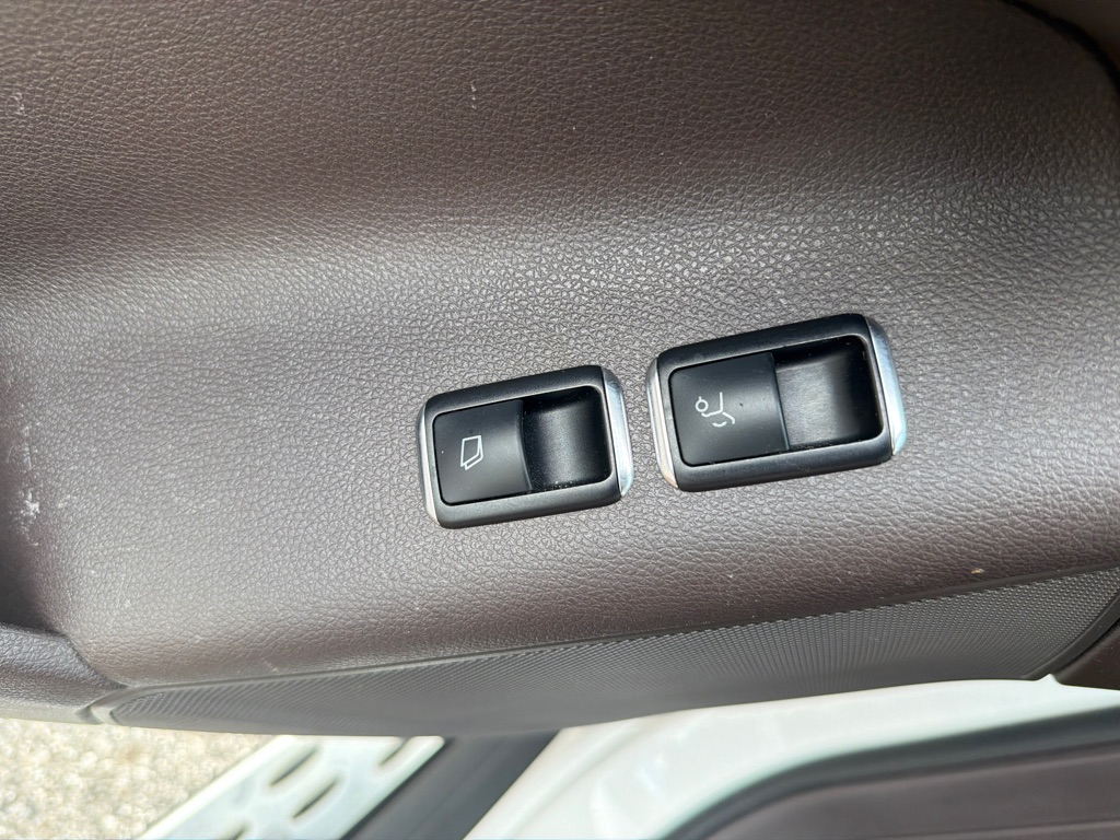 Photo 34 of this MERCEDES-BENZ GLS