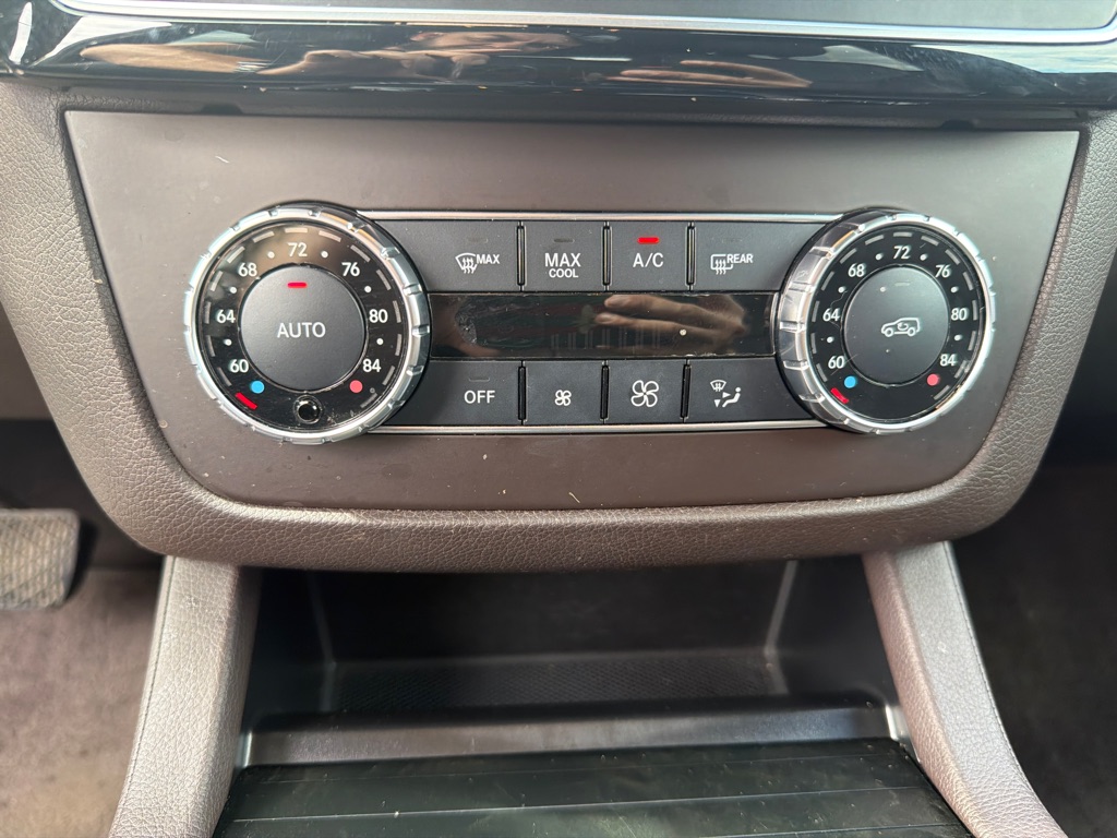 Photo 38 of this MERCEDES-BENZ GLS