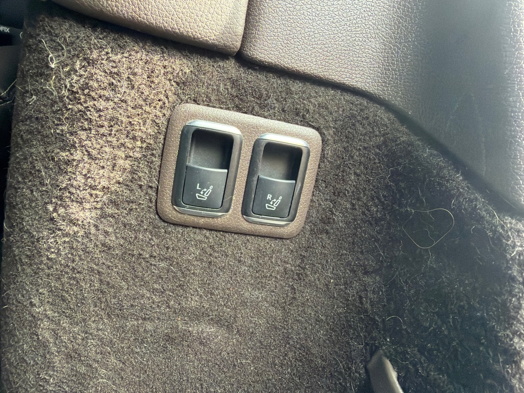 Photo 20 of this MERCEDES-BENZ GLS