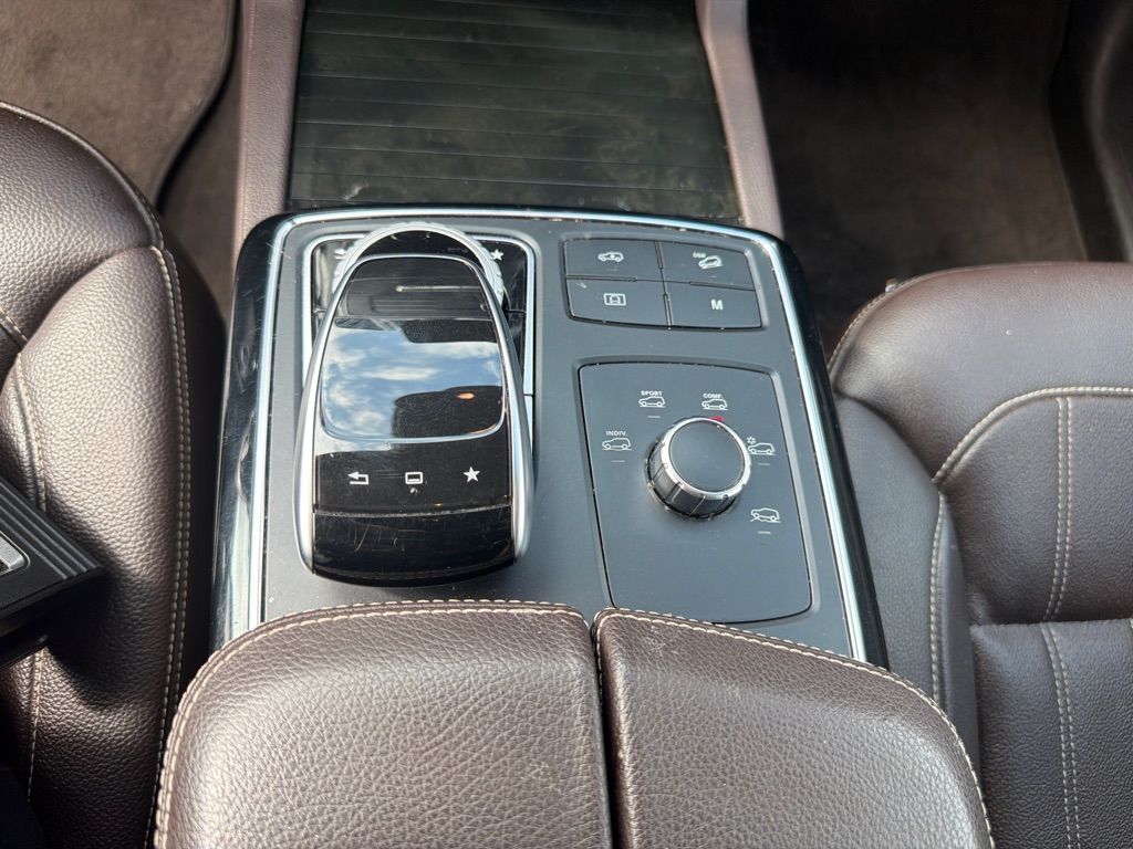 Photo 39 of this MERCEDES-BENZ GLS