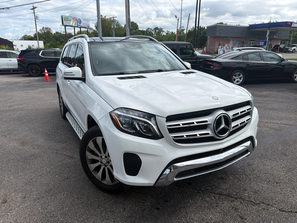 Photo 2 of this MERCEDES-BENZ GLS