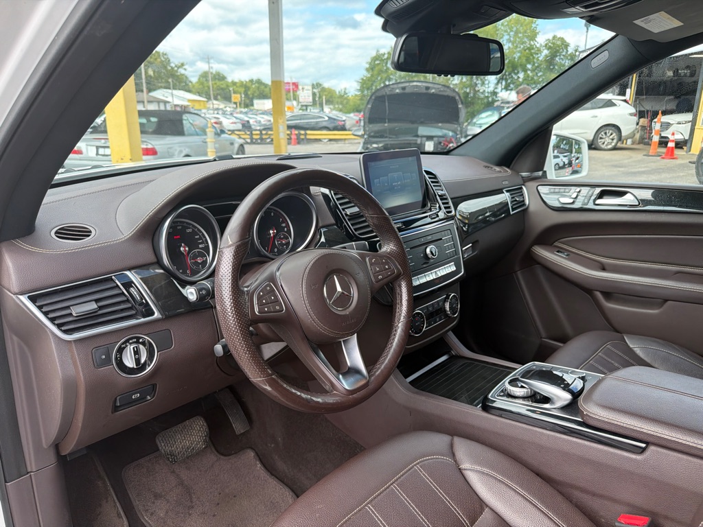 Photo 13 of this MERCEDES-BENZ GLS