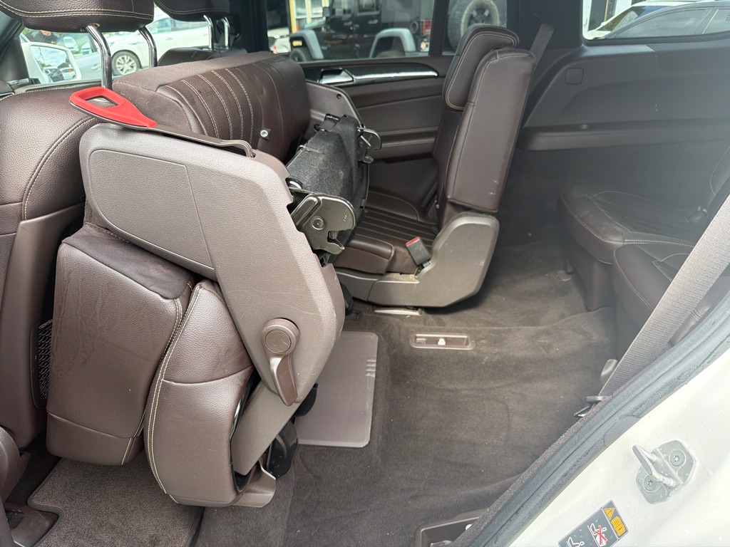 Photo 19 of this MERCEDES-BENZ GLS