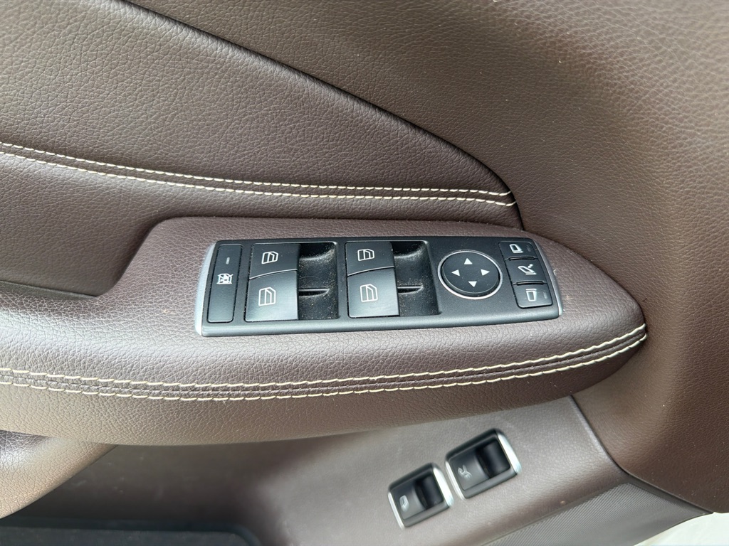 Photo 33 of this MERCEDES-BENZ GLS