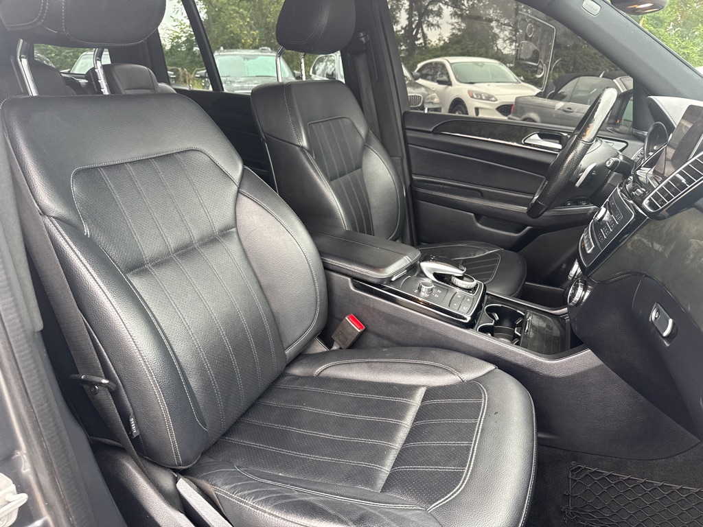 Photo 32 of this MERCEDES-BENZ GLS