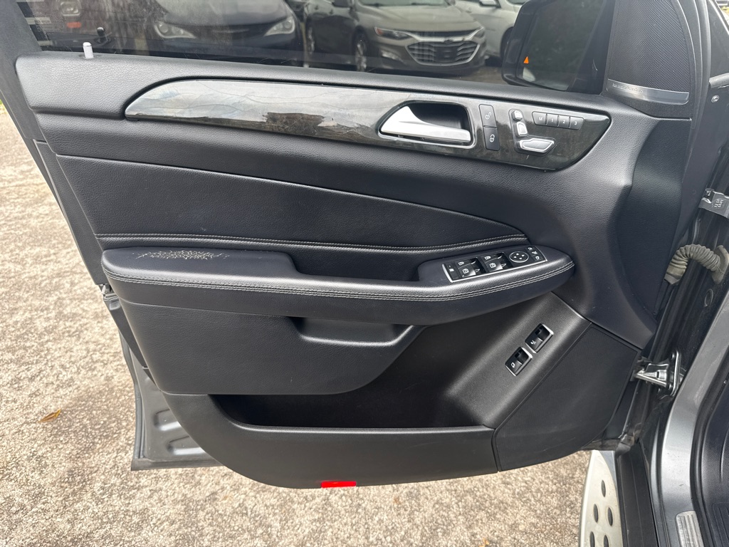 Photo 13 of this MERCEDES-BENZ GLS
