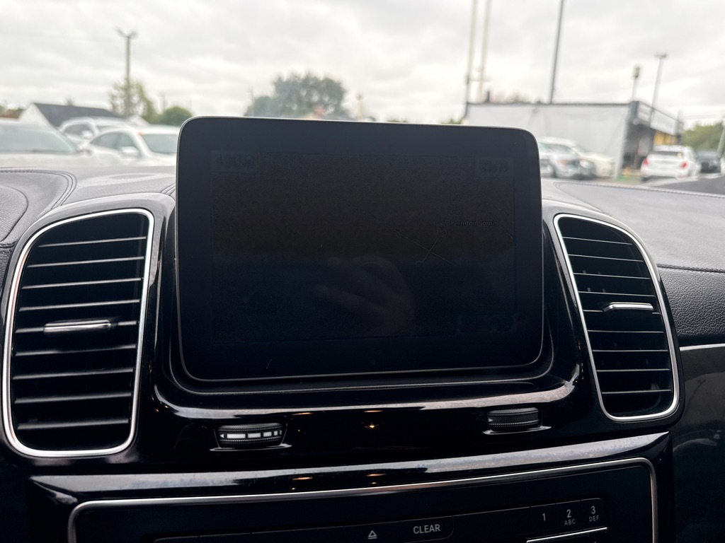 Photo 36 of this MERCEDES-BENZ GLS