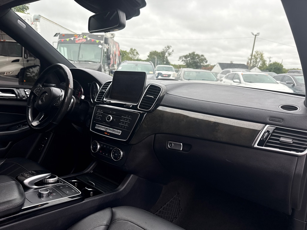 Photo 31 of this MERCEDES-BENZ GLS