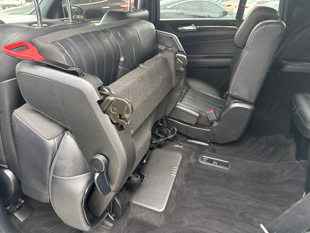 Photo 25 of this MERCEDES-BENZ GLS