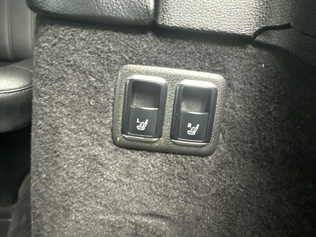 Photo 24 of this MERCEDES-BENZ GLS